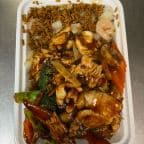 Best Chicken with Garlic Sauce (Lunch) in Pawtucket, RI